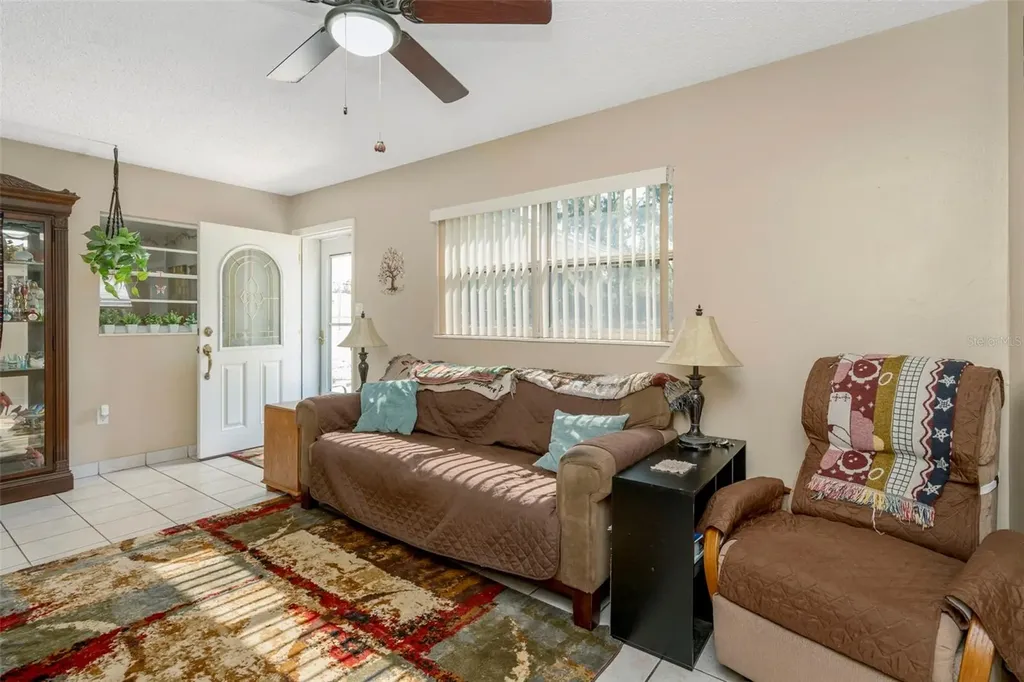 10006 N 17th Street Tampa FL 33612