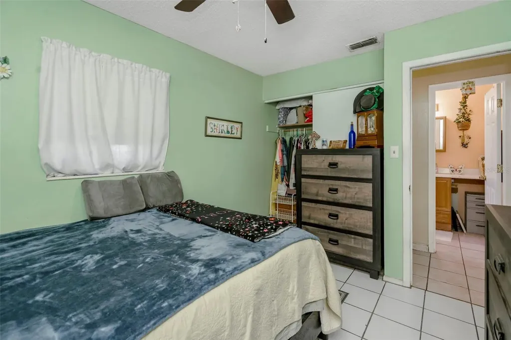 10006 N 17th Street Tampa FL 33612