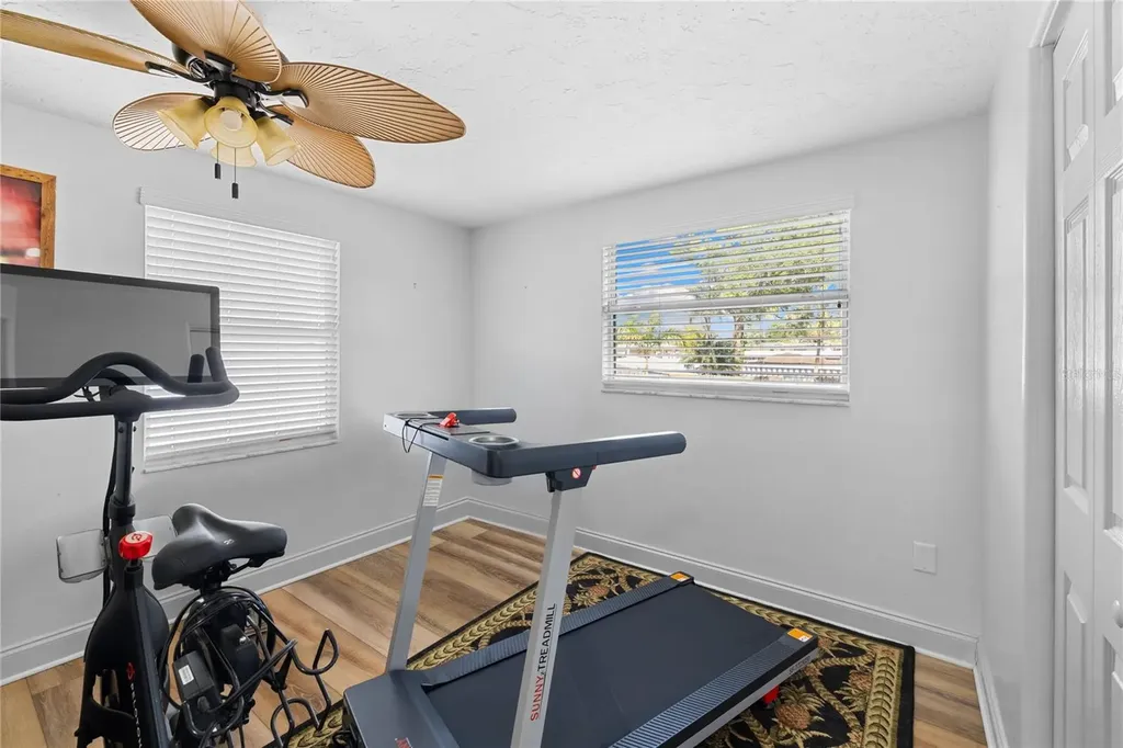 704 69th Avenue W Bradenton FL 34207