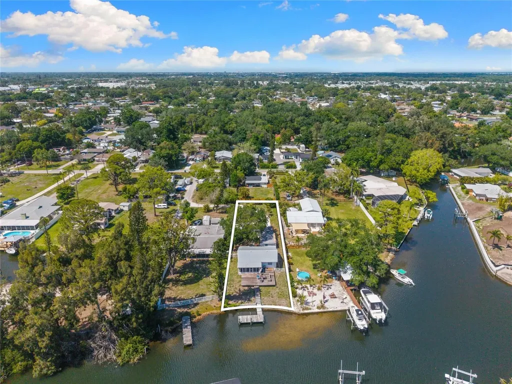 704 69th Avenue W Bradenton FL 34207