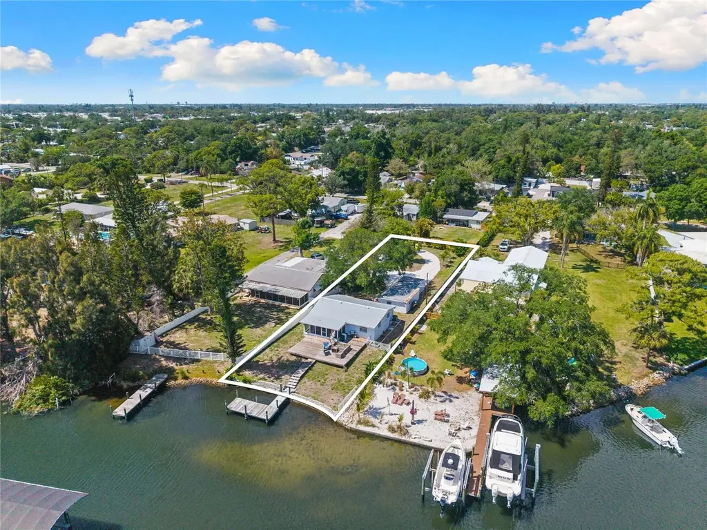 704 69th Avenue W Bradenton FL 34207