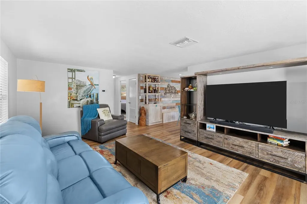 704 69th Avenue W Bradenton FL 34207