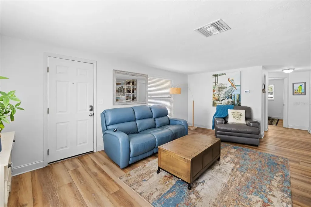 704 69th Avenue W Bradenton FL 34207
