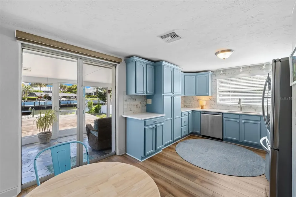 704 69th Avenue W Bradenton FL 34207