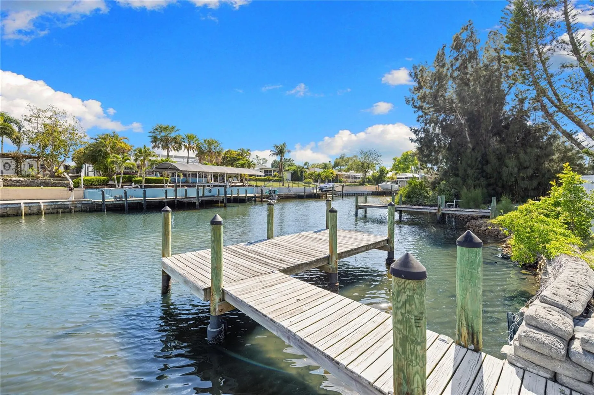 704 69th Avenue W Bradenton FL 34207