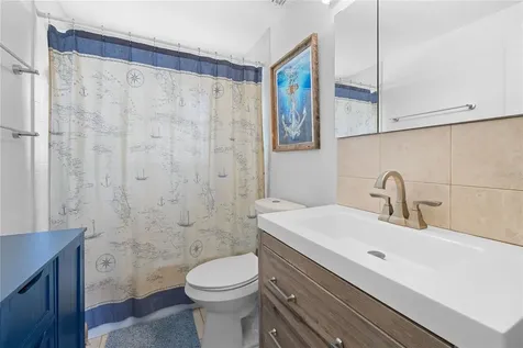 704 69th Avenue W Bradenton FL 34207