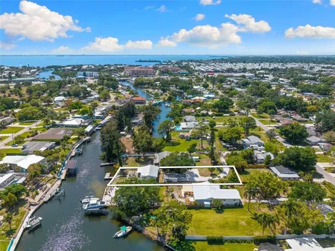 704 69th Avenue W Bradenton FL 34207