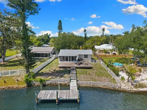 704 69th Avenue W Bradenton FL 34207