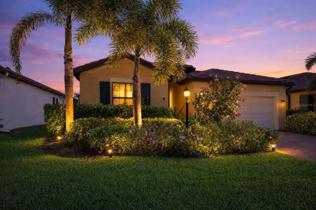 10221 Loch Lomond Drive Bradenton FL 34211