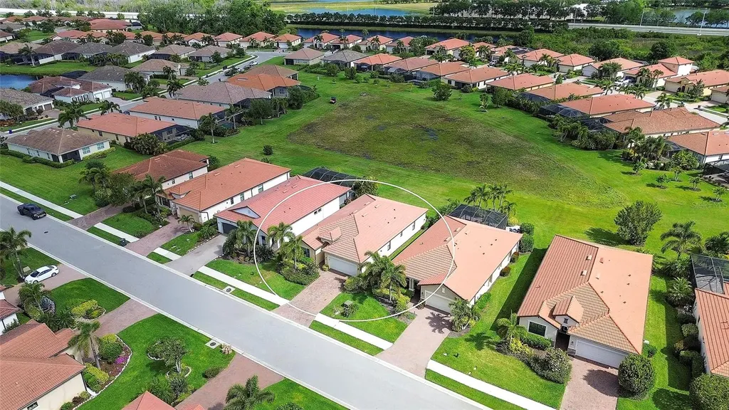 10221 Loch Lomond Drive Bradenton FL 34211