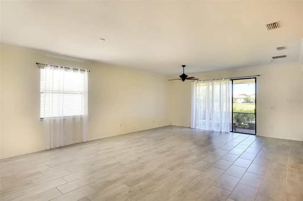 10221 Loch Lomond Drive Bradenton FL 34211