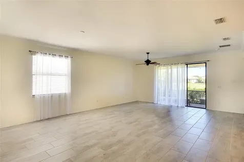 10221 Loch Lomond Drive Bradenton FL 34211