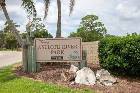 2815 Wood Pointe Drive Holiday FL 34691