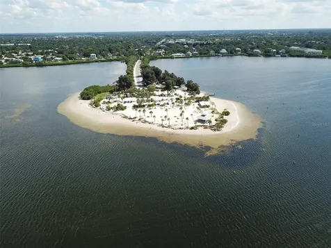 2815 Wood Pointe Drive Holiday FL 34691