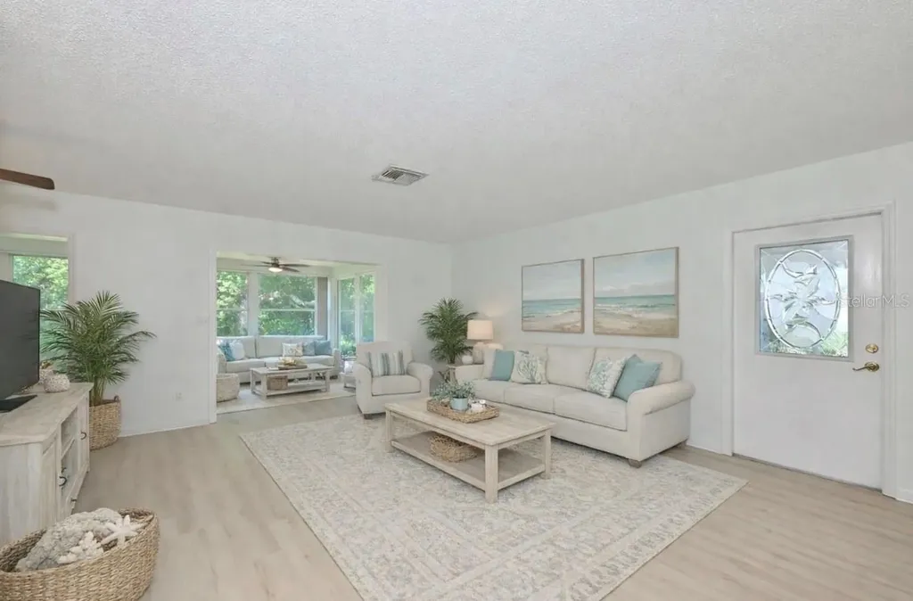 511 Finsbury Circle Sun City Center FL 33573