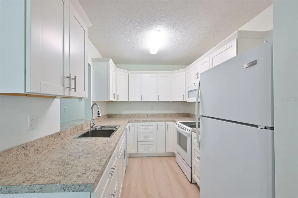 511 Finsbury Circle Sun City Center FL 33573