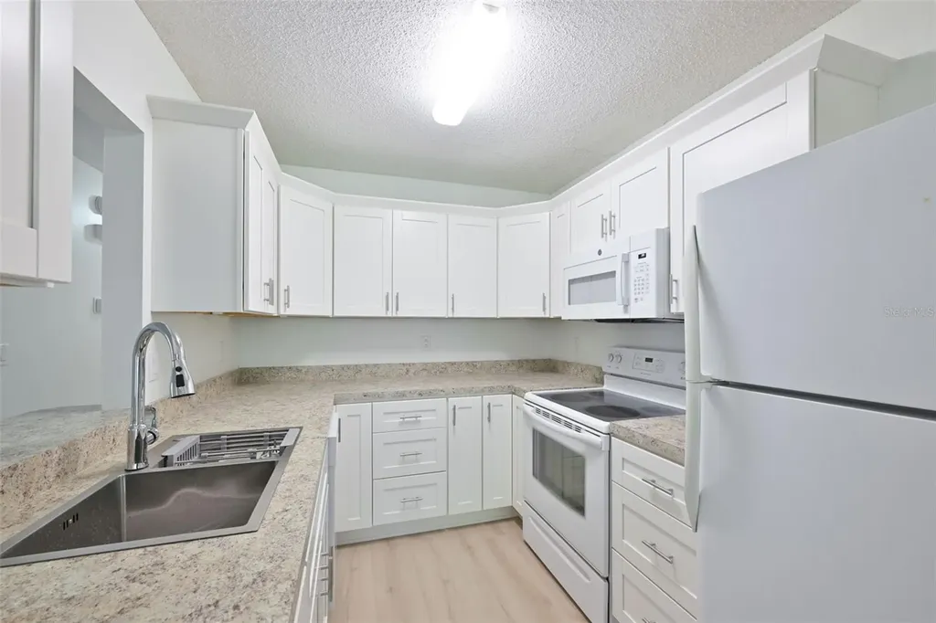 511 Finsbury Circle Sun City Center FL 33573