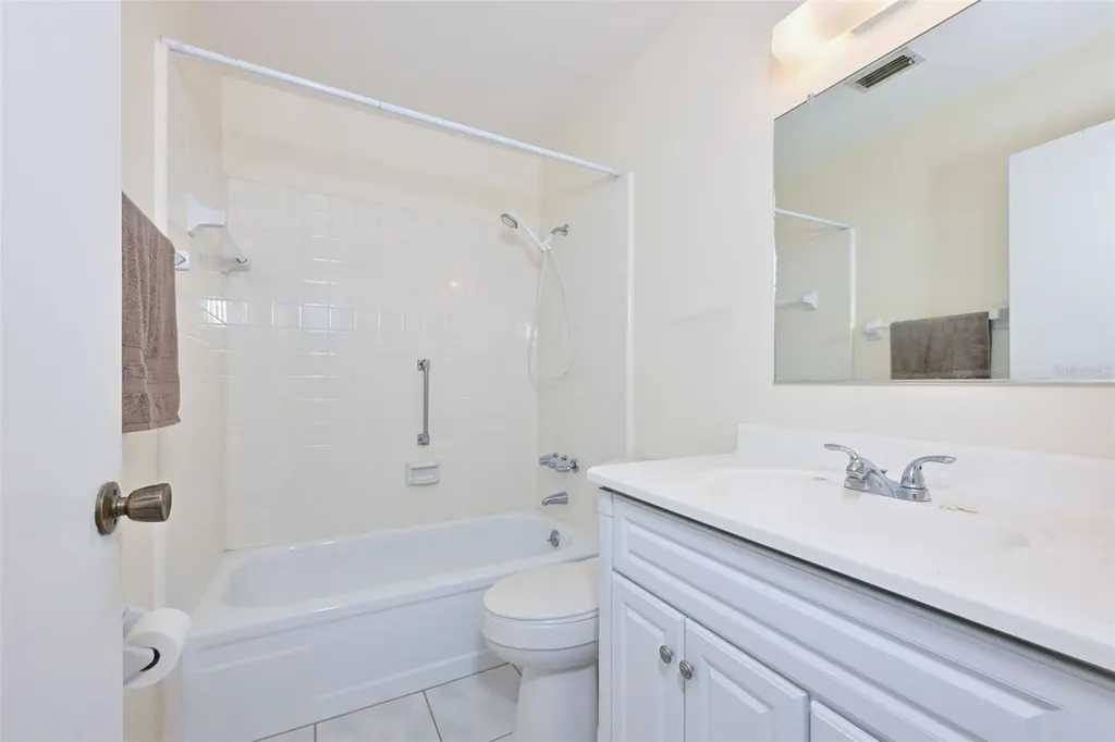 511 Finsbury Circle Sun City Center FL 33573