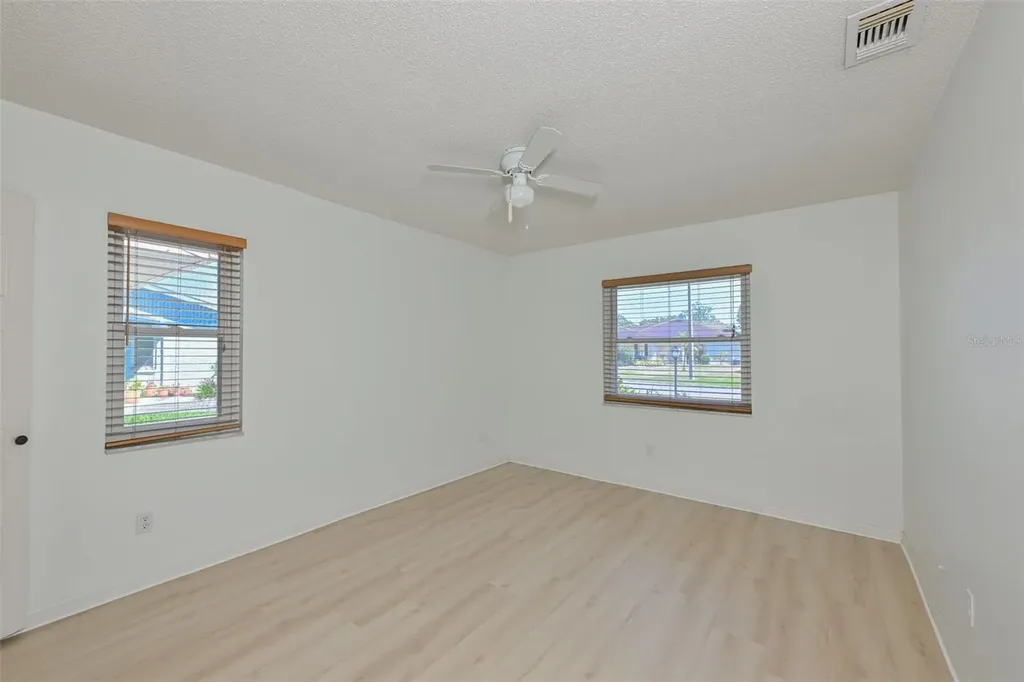 511 Finsbury Circle Sun City Center FL 33573