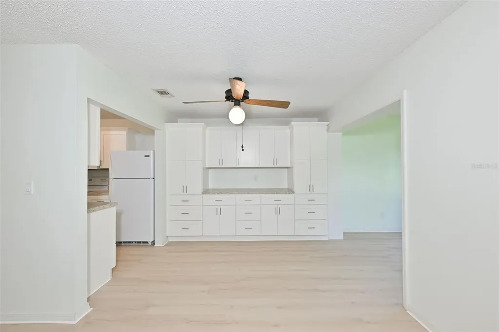 511 Finsbury Circle Sun City Center FL 33573