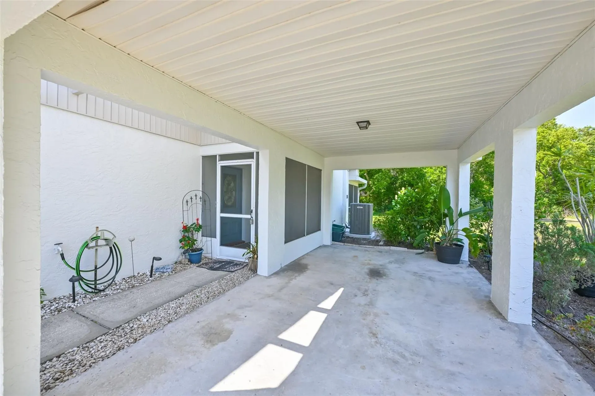 511 Finsbury Circle Sun City Center FL 33573