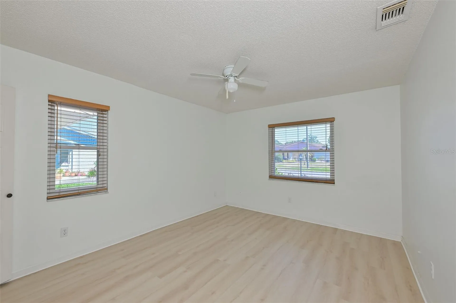 511 Finsbury Circle Sun City Center FL 33573