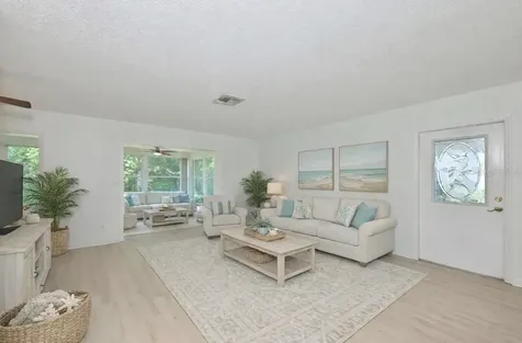 511 Finsbury Circle Sun City Center FL 33573