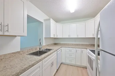 511 Finsbury Circle Sun City Center FL 33573