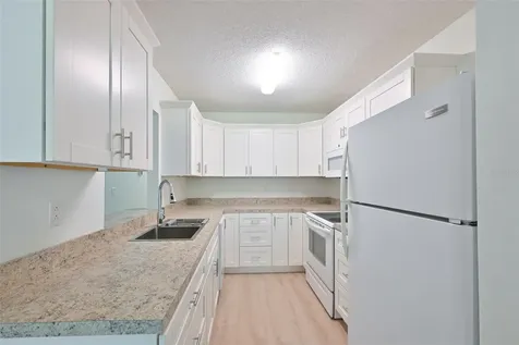 511 Finsbury Circle Sun City Center FL 33573