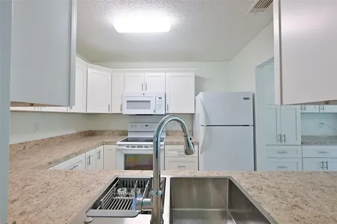 511 Finsbury Circle Sun City Center FL 33573