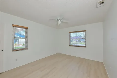511 Finsbury Circle Sun City Center FL 33573