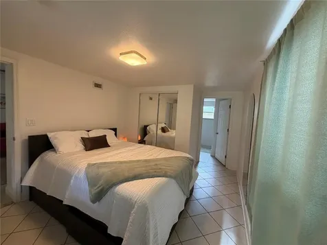 203 W Crest 1/2 Avenue Tampa FL 33603