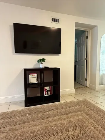203 W Crest 1/2 Avenue Tampa FL 33603