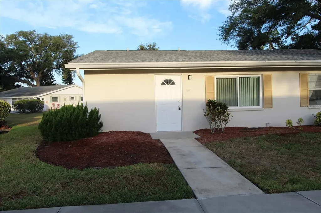 2202 Clubhouse Drive Sun City Center FL 33573