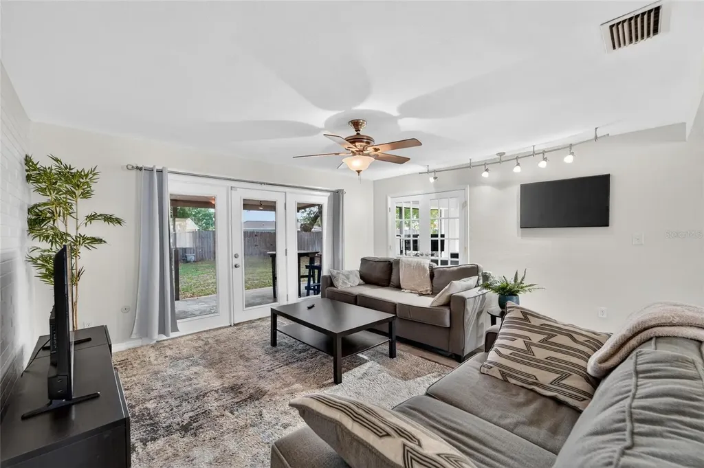 2842 61st Lane N St Petersburg FL 33710