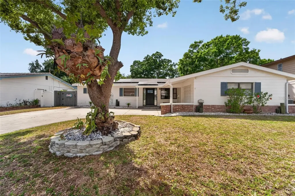 2842 61st Lane N St Petersburg FL 33710