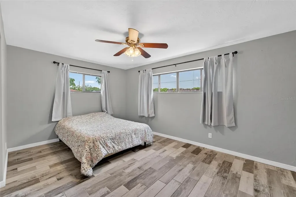 2842 61st Lane N St Petersburg FL 33710
