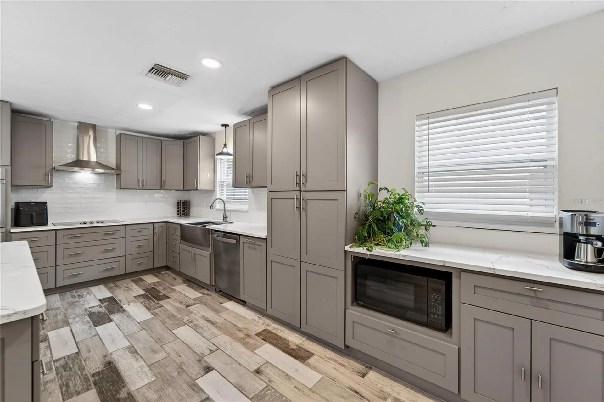 2842 61st Lane N St Petersburg FL 33710
