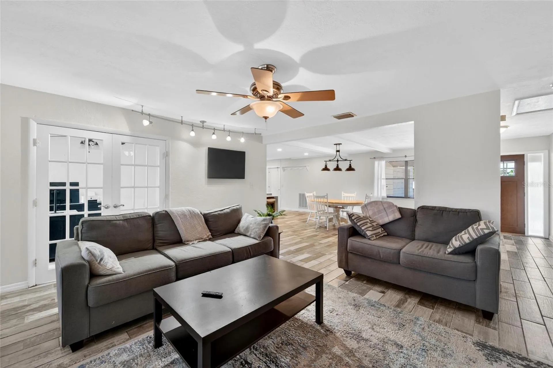 2842 61st Lane N St Petersburg FL 33710