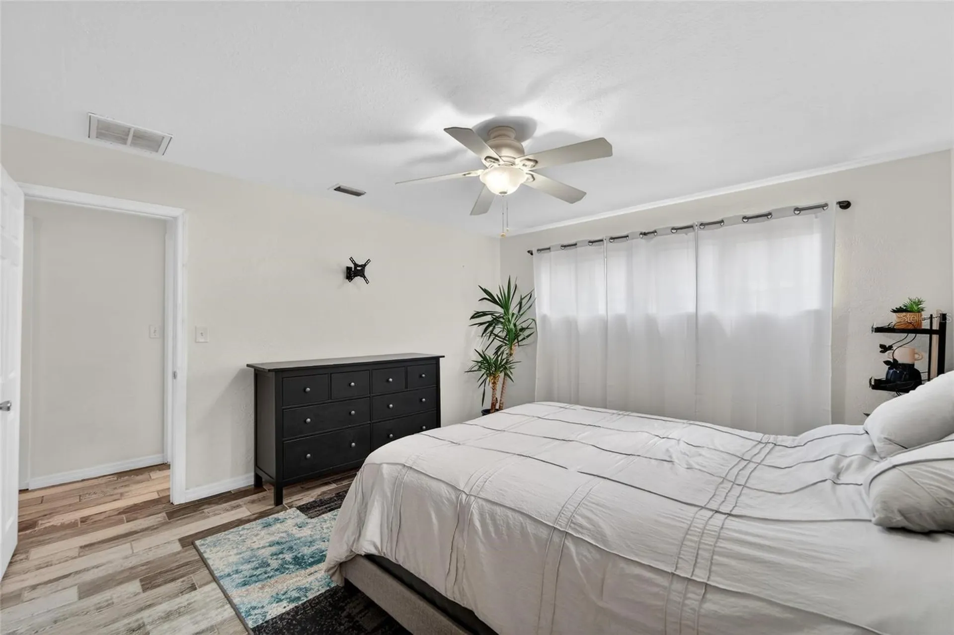 2842 61st Lane N St Petersburg FL 33710