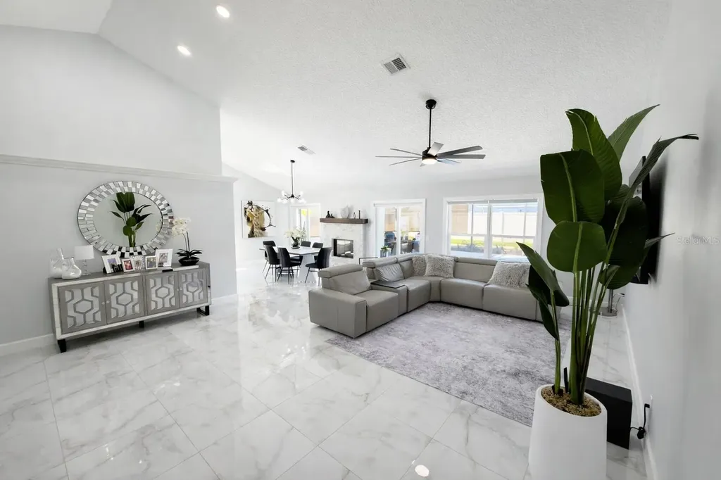 1461 Mona Drive Kissimmee FL 34744