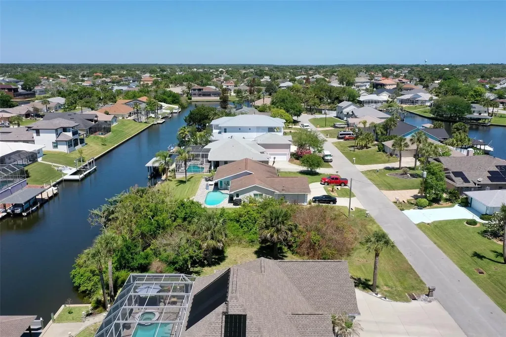 17 Claridge Court N Palm Coast FL 32137