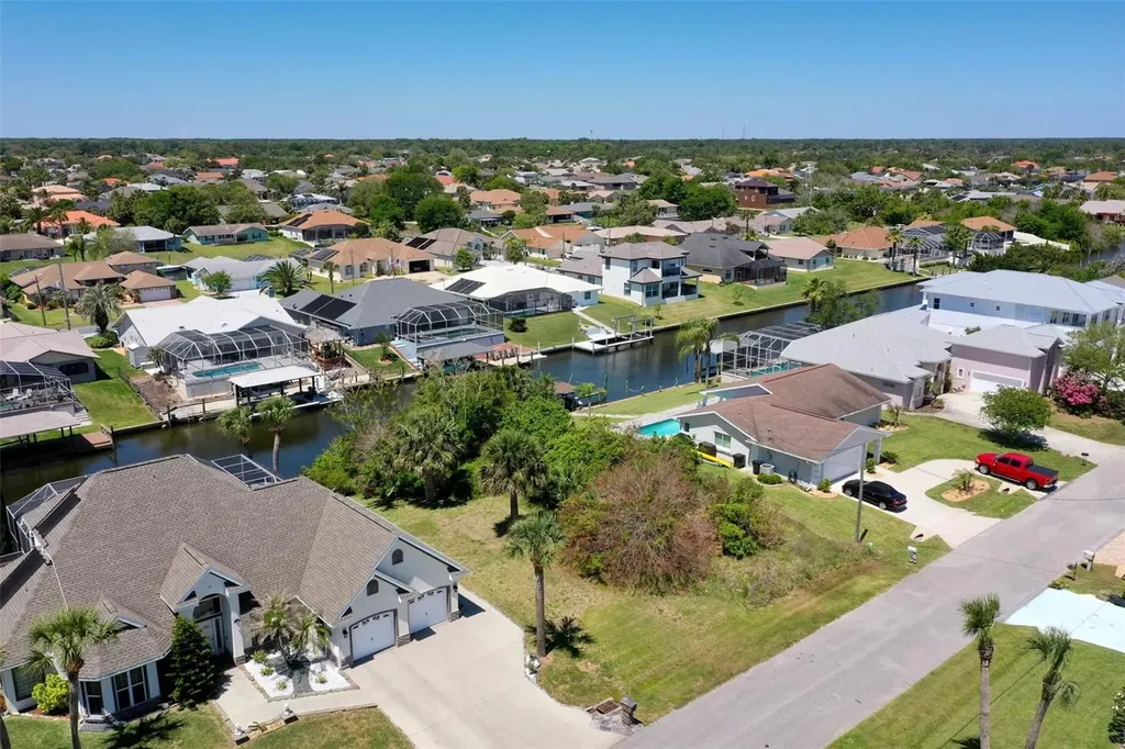 17 Claridge Court N Palm Coast FL 32137