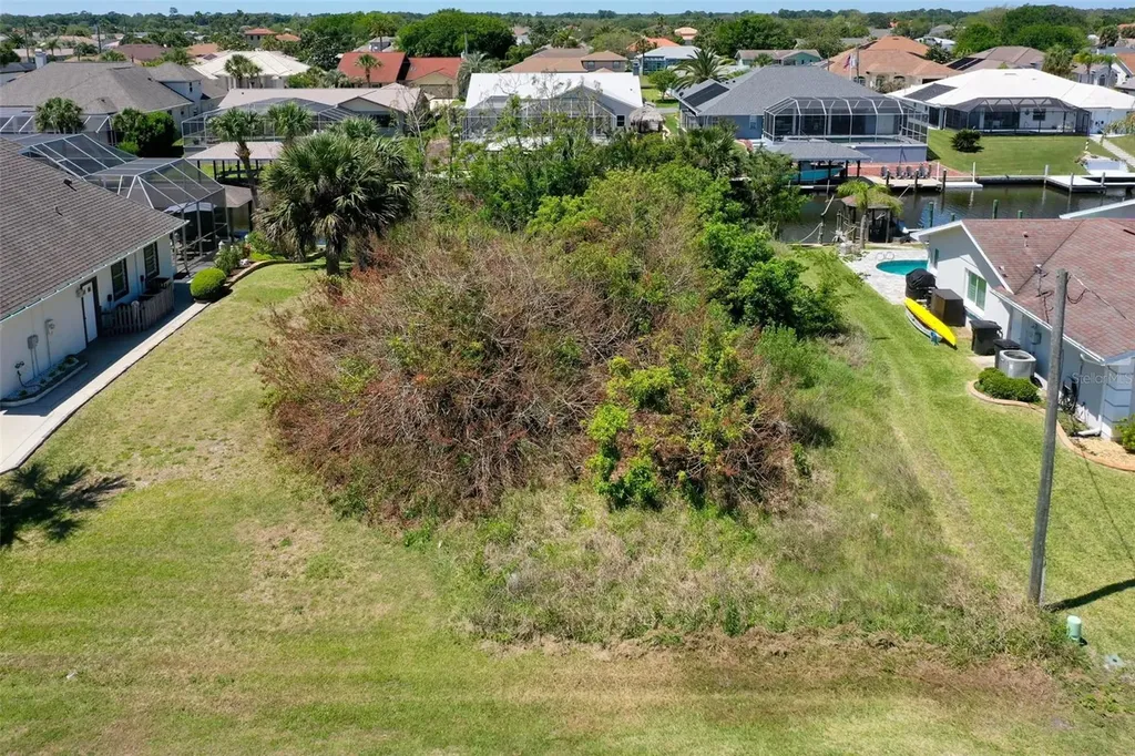 17 Claridge Court N Palm Coast FL 32137