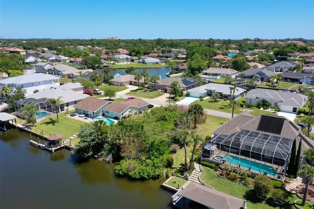 17 Claridge Court N Palm Coast FL 32137