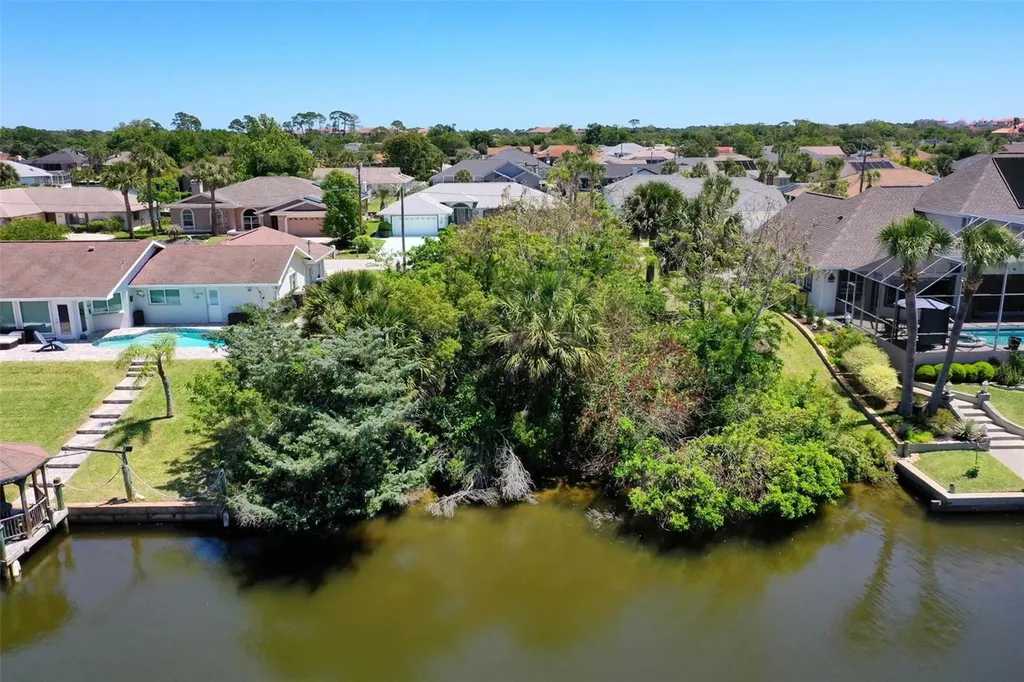 17 Claridge Court N Palm Coast FL 32137