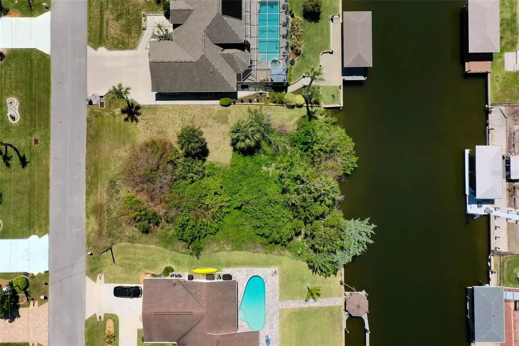 17 Claridge Court N Palm Coast FL 32137