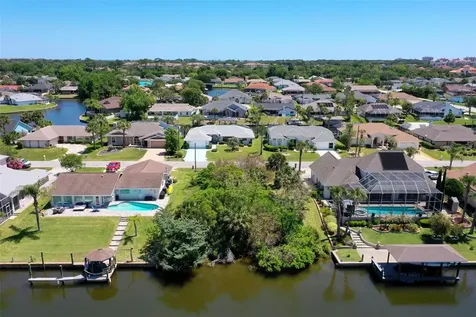 17 Claridge Court N Palm Coast FL 32137