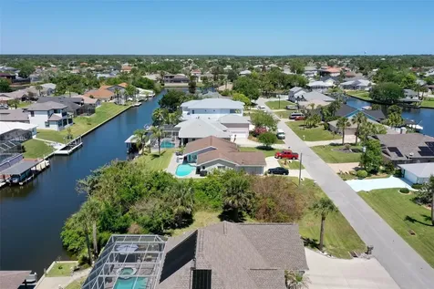 17 Claridge Court N Palm Coast FL 32137