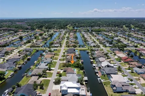 17 Claridge Court N Palm Coast FL 32137